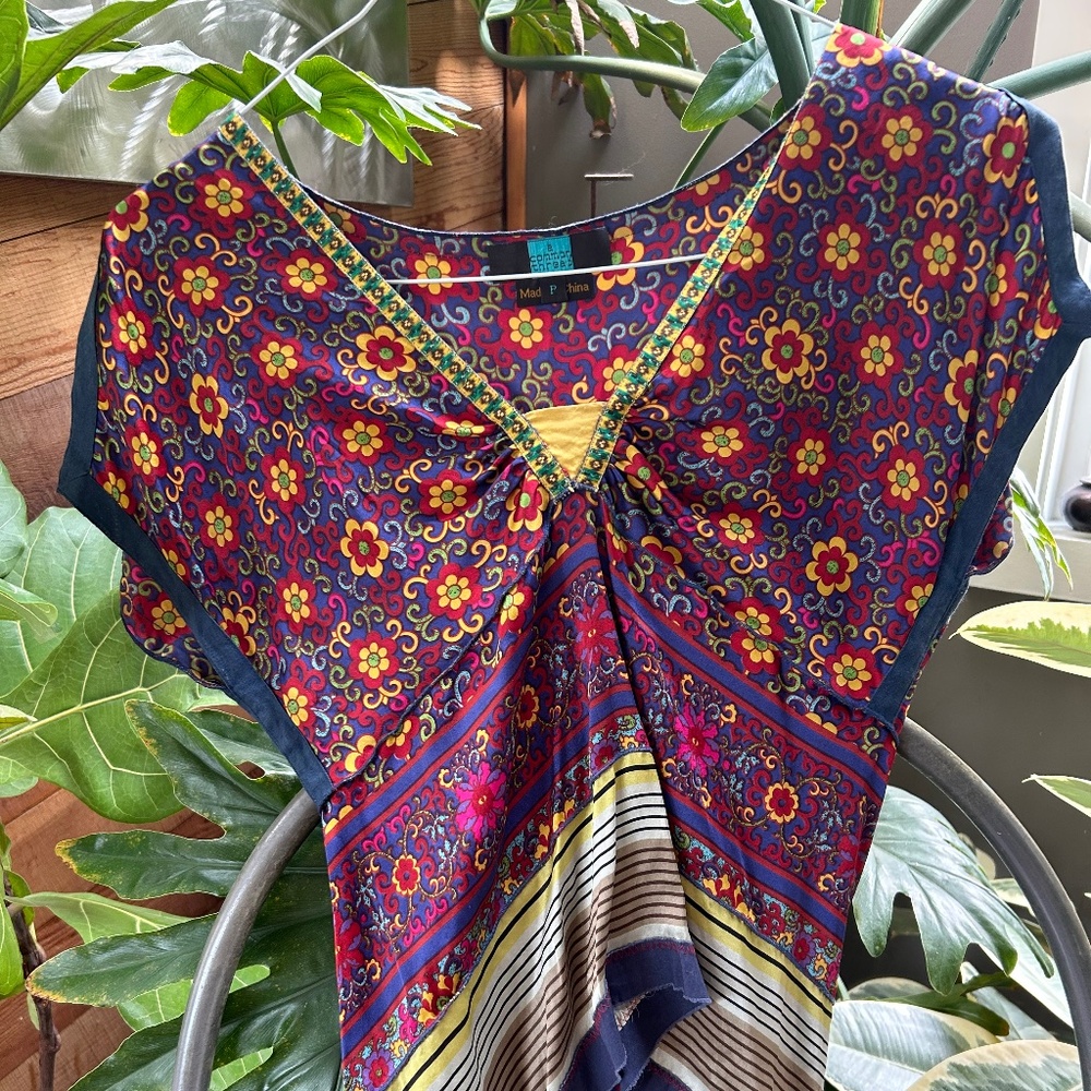 Colorful Asymmetrical Size P SILK & SPANDEX TOP - Picture 2 of 8
